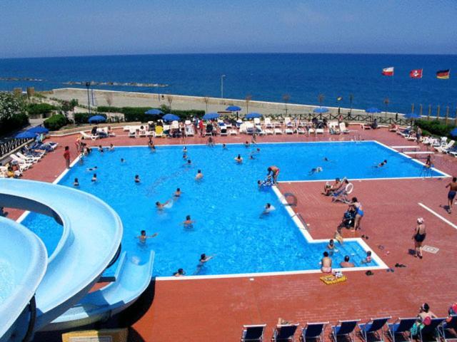 Station touristique Villaggio Club Calanovellamare Piraino